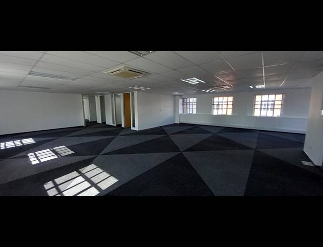 184M² OFFICE TO LET IN BRYANSTON